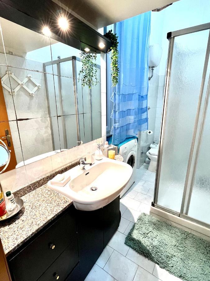 Romuhouse Economy Apartment Metro B Kültér fotó